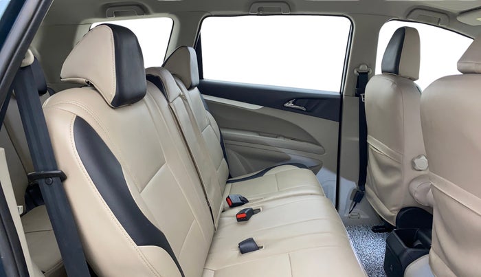 2018 Mahindra MARAZZO M6 8 STR, Diesel, Manual, 72,639 km, Right Side Rear Door Cabin