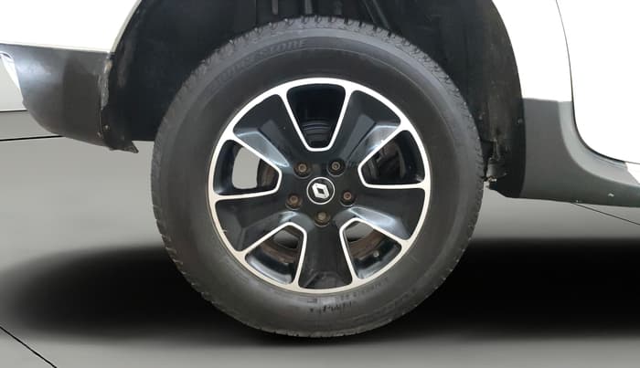 2017 Renault Duster 85 PS RXZ DIESEL, Diesel, Manual, 1,38,402 km, Right Rear Wheel