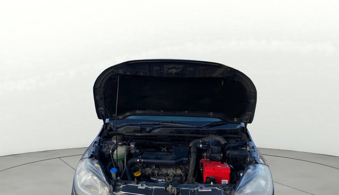 2015 Maruti S Cross ZETA 1.3, Diesel, Manual, 1,06,061 km, Open Bonet