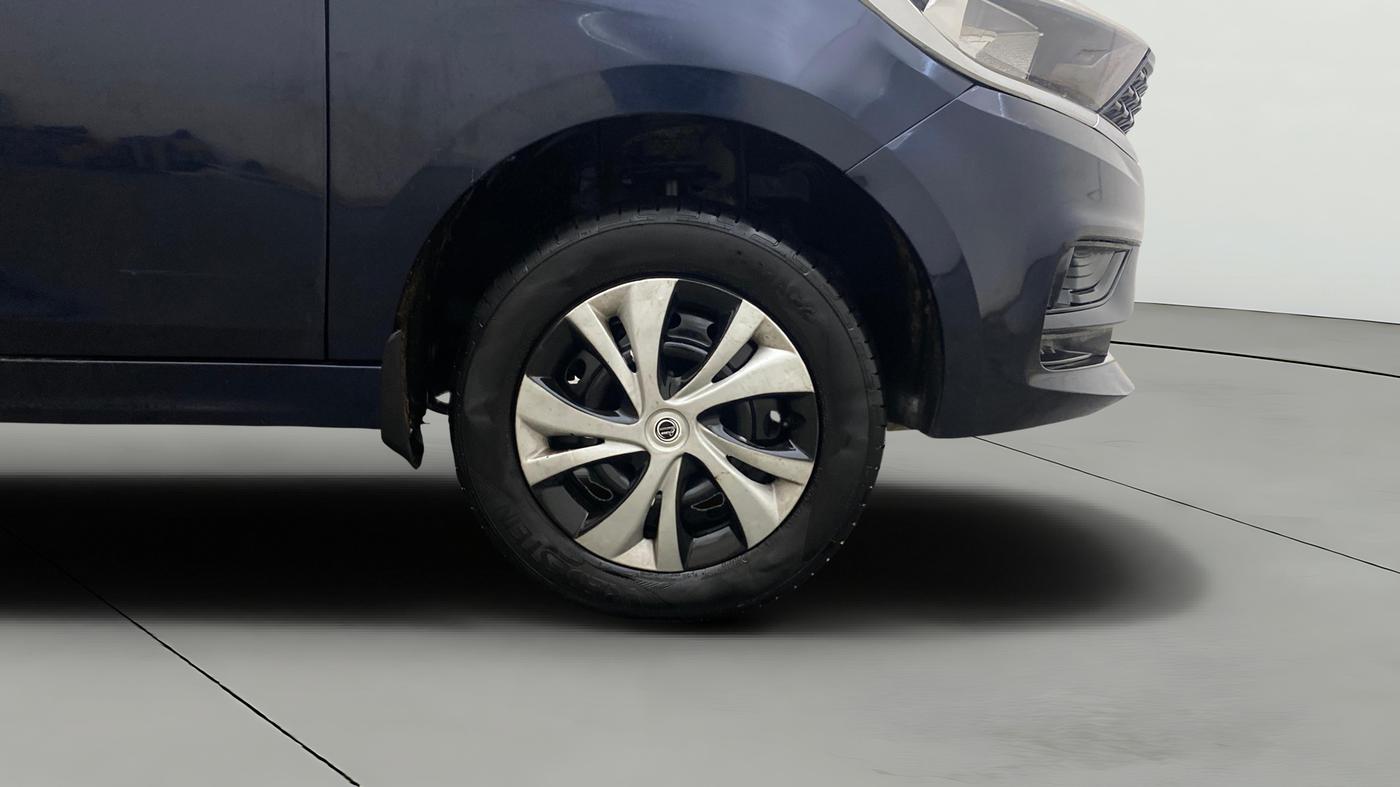 2021 Tata Tiago XT PETROL, Petrol, Manual, 1,20,798 km, Right Front Wheel