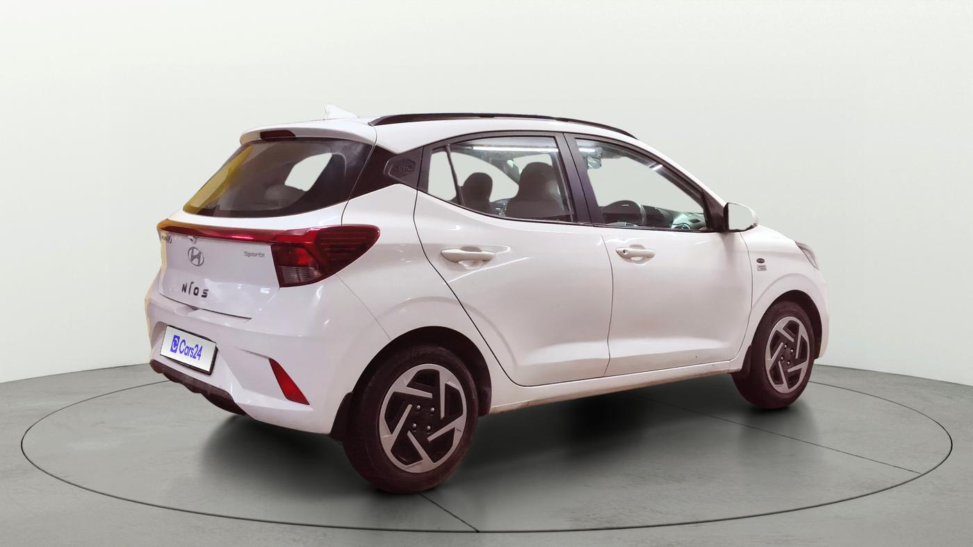 2023 Hyundai GRAND I10 NIOS SPORTZ AMT 1.2 KAPPA VTVT, Petrol, Automatic, 18,951 km, Right Back Diagonal