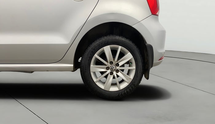 2014 Volkswagen Polo HIGHLINE1.2L, Petrol, Manual, 1,28,170 km, Left Rear Wheel