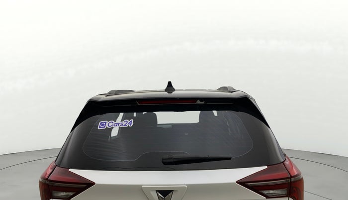 2023 Mahindra XUV700 AX 5 P MT 5 STR, Petrol, Manual, 26,910 km, Rear Windshield