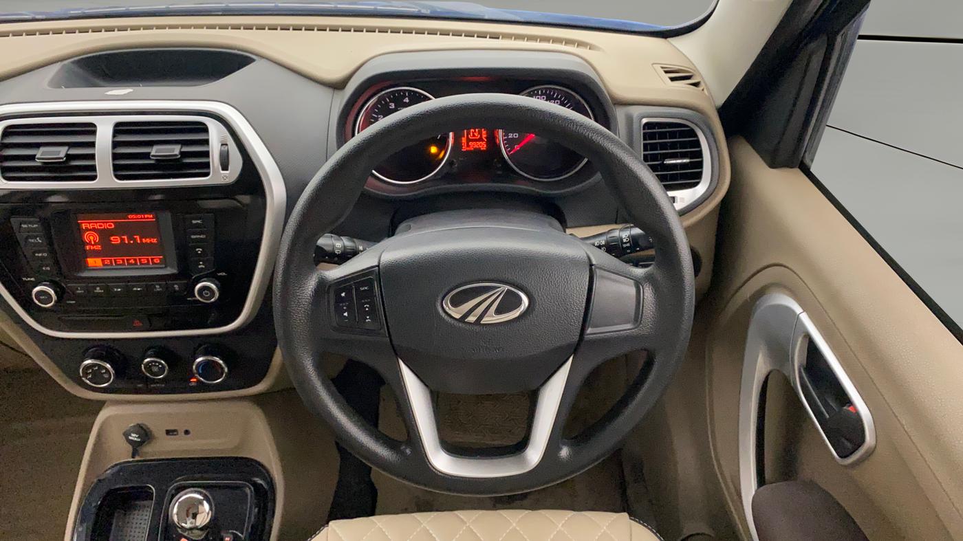 2015 Mahindra TUV300 T8 AMT, Diesel, Automatic, 99,195 km, Steering Wheel Close Up