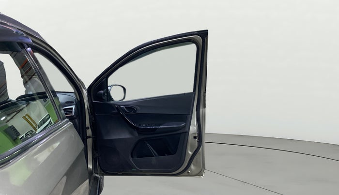 2018 Tata TIAGO NRG PETROL, Petrol, Manual, 76,021 km, RHS Front Door