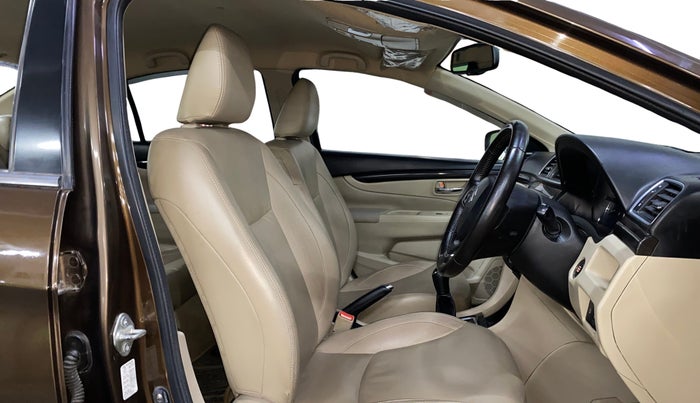 2015 Maruti Ciaz ZDI+ SHVS, Diesel, Manual, 71,836 km, Right Side Front Door Cabin