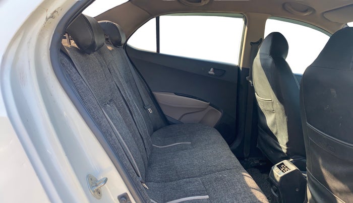 2015 Hyundai Xcent S 1.2, Petrol, Manual, 1,10,521 km, Right Side Rear Door Cabin