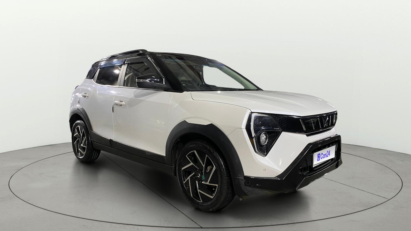 2025 Mahindra XUV 3XO AX7 1.2 TGDi AT, Petrol, Automatic, 16,952 km, SRP