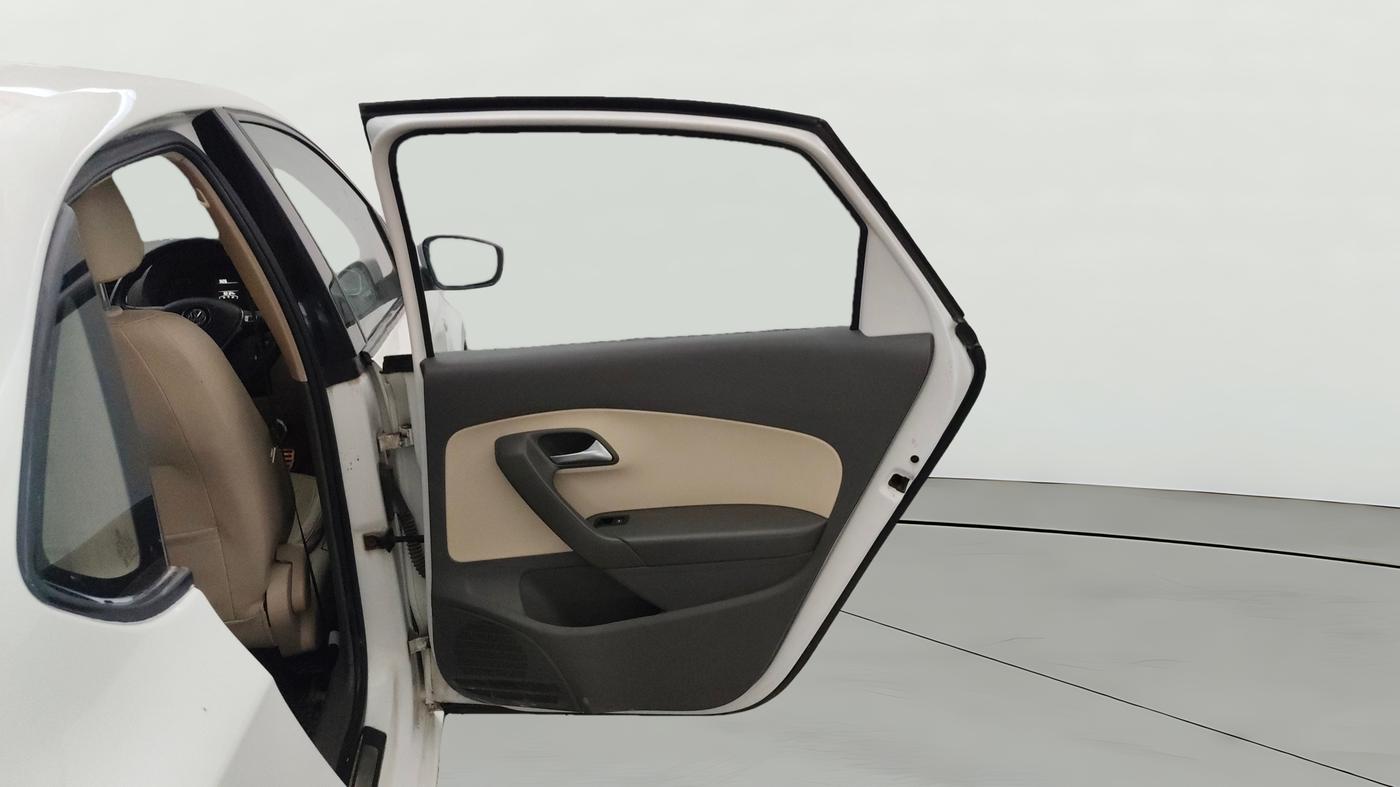 2015 Volkswagen Vento HIGHLINE PETROL AT, Petrol, Automatic, 60,126 km, RHS Rear Door