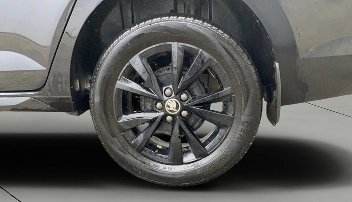 2025 Skoda SLAVIA Monte Carlo 1.0L TSI MT, Petrol, Manual, 5,875 km, Left Rear Wheel