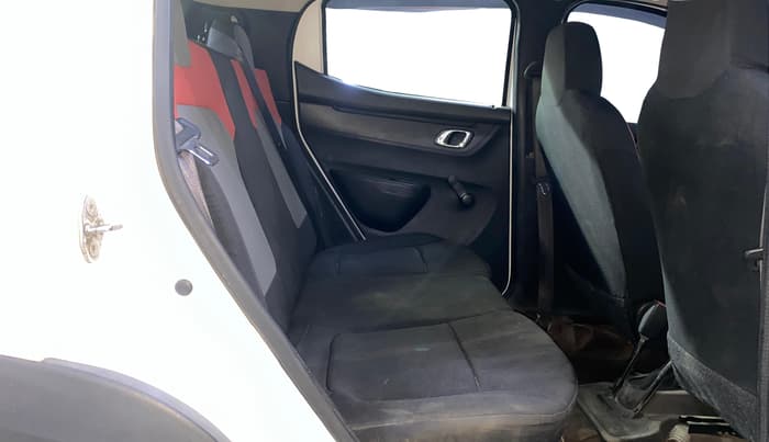 2019 Renault Kwid RXT 1.0 (O), Petrol, Manual, 82,637 km, Right Side Rear Door Cabin