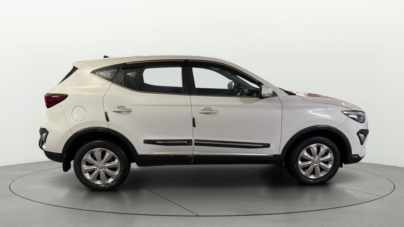 2024 MG ASTOR Sprint 1.5 MT (Ivory), Petrol, Manual, 26,973 km, Right Side View