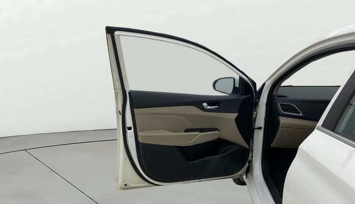 2017 Hyundai Verna 1.6 EX VTVT AT, Petrol, Automatic, 46,701 km, LHS Front Door