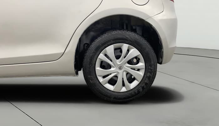 2014 Maruti Swift VXI, Petrol, Manual, 1,17,696 km, Left Rear Wheel