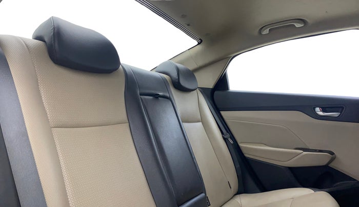 2018 Hyundai Verna 1.6 VTVT SX (O) AT, Petrol, Automatic, 56,470 km, Right Side Rear Door Cabin