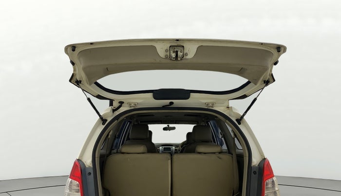 2014 Toyota Innova 2.5 ZX 7 STR, Diesel, Manual, 1,70,000 km, Boot Door Open