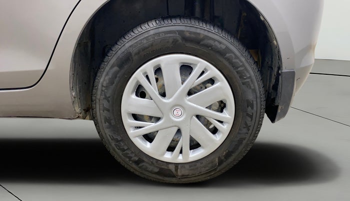 2015 Maruti Swift VXI, Petrol, Manual, 76,873 km, Left Rear Wheel