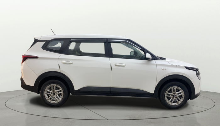 2022 KIA CARENS PREMIUM 1.4 PETROL 7 STR, Petrol, Manual, 39,112 km, Right Side View