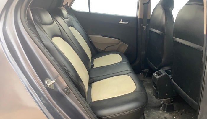 2014 Hyundai Grand i10 SPORTZ 1.2 KAPPA VTVT, Petrol, Manual, 28,456 km, Right Side Rear Door Cabin