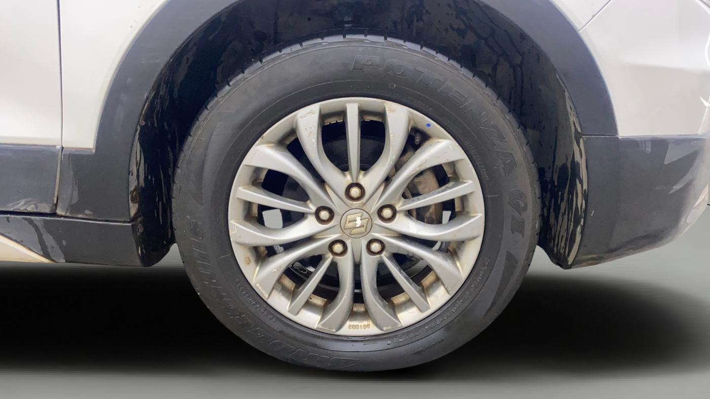 2016 Maruti S Cross ZETA 1.3, Diesel, Manual, 83,840 km, Right Front Wheel