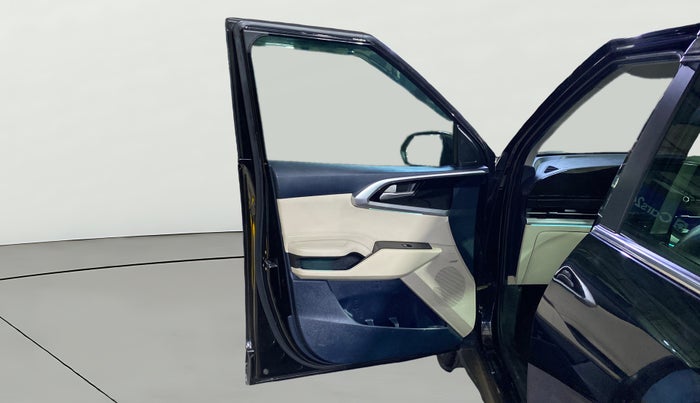 2022 KIA CARENS LUXURY PLUS 1.4 PETROL 7 STR, Petrol, Manual, 43,820 km, LHS Front Door