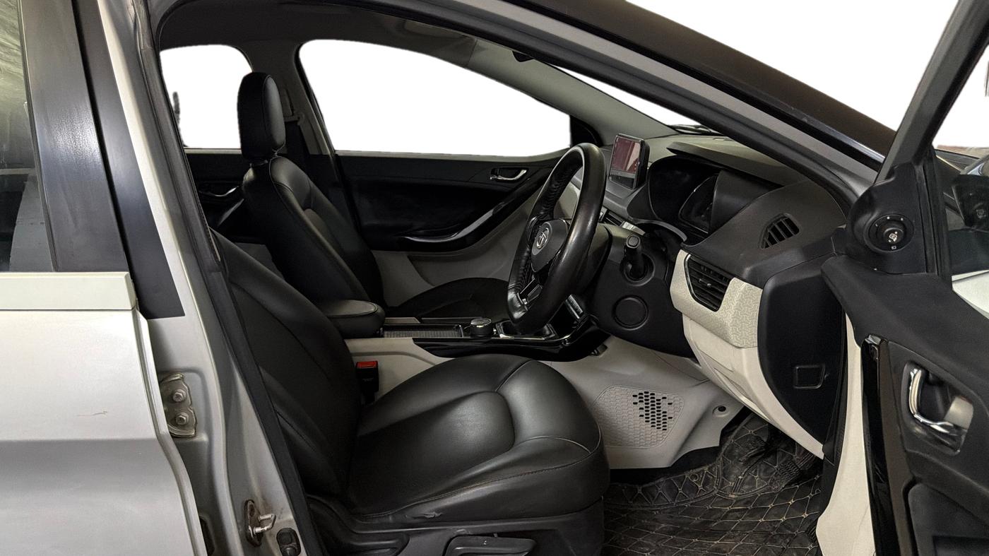 2020 Tata NEXON XZ PLUS PETROL, Petrol, Manual, 82,015 km, Right Side Front Door Cabin