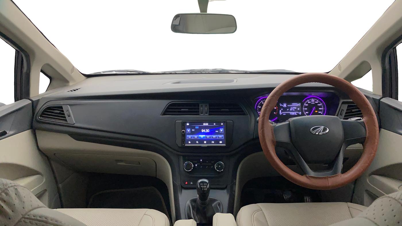 2018 Mahindra MARAZZO M2 8 STR, Diesel, Manual, 77,219 km, Dashboard