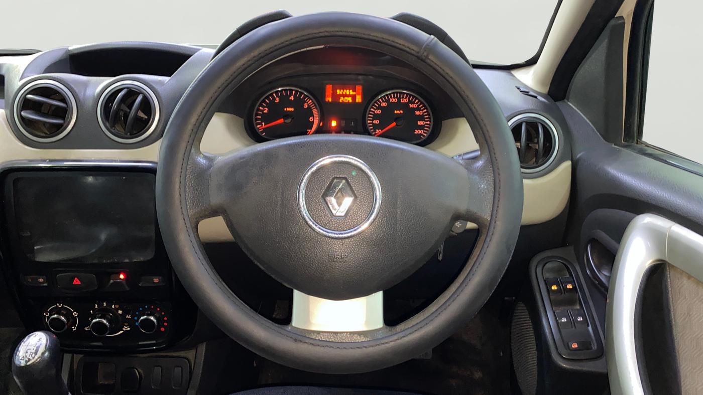 2014 Renault Duster 85 PS RXL DIESEL, Diesel, Manual, 92,271 km, Steering Wheel Close Up