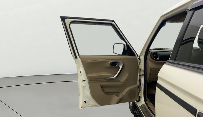 2021 Mahindra BOLERO NEO N10 R, Diesel, Manual, 60,763 km, LHS Front Door