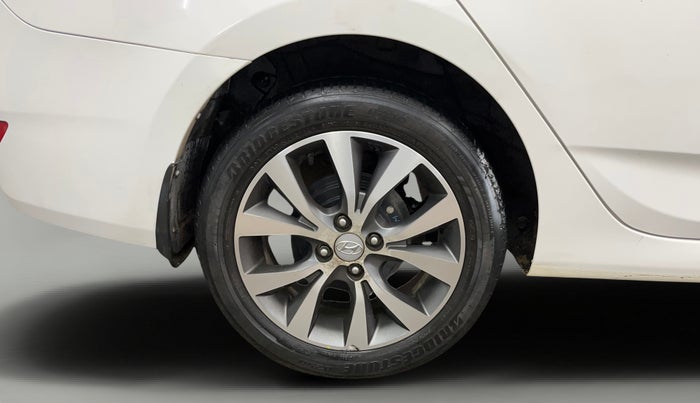 2016 Hyundai Verna 1.6 VTVT SX, Petrol, Manual, 31,443 km, Right Rear Wheel