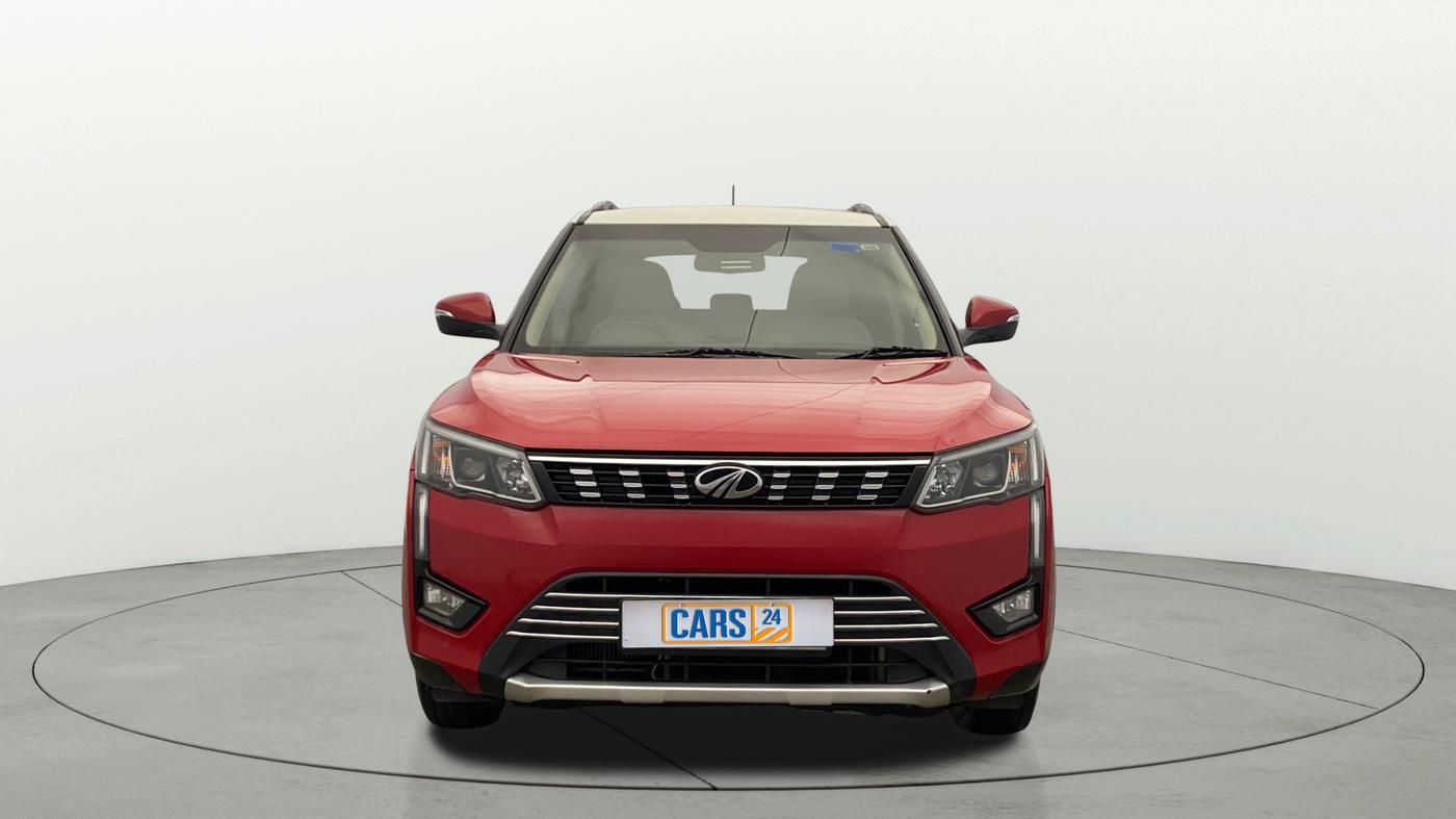 2022 Mahindra XUV300 W8 (O) 1.2 PETROL AMT DUAL TONE, Petrol, Automatic, 29,845 km, Front