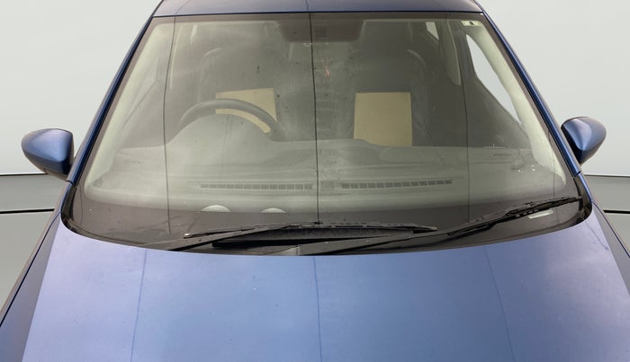 2016 Volkswagen Polo COMFORTLINE 1.2L, Petrol, Manual, 58,130 km, Front Windshield