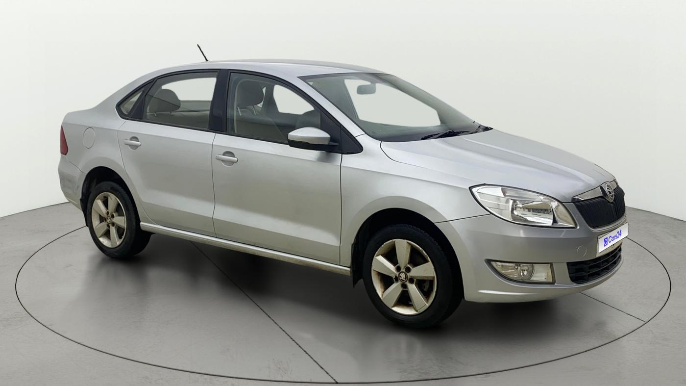 2015 Skoda Rapid AMBITION 1.6 MPI MT, Petrol, Manual, 29,042 km, Right Front Diagonal