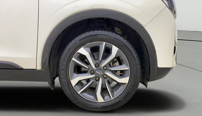 2021 Mahindra XUV300 W8 (O) 1.2 PETROL AMT, Petrol, Automatic, 46,170 km, Right Front Wheel