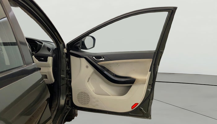 2021 Tata NEXON XZ PLUS (O) PETROL, CNG, Manual, 35,386 km, RHS Front Door