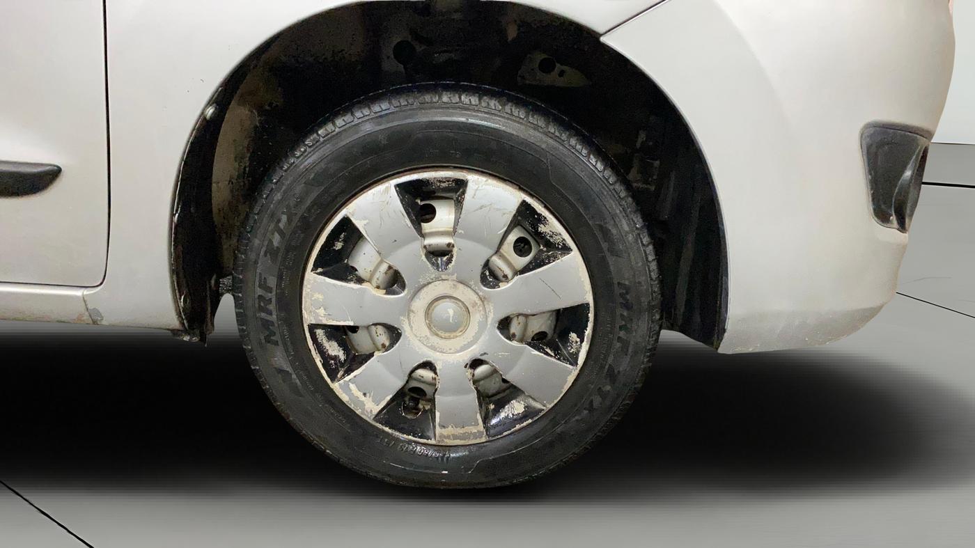2015 Maruti Wagon R 1.0 LXI, Petrol, Manual, 66,097 km, Right Front Wheel