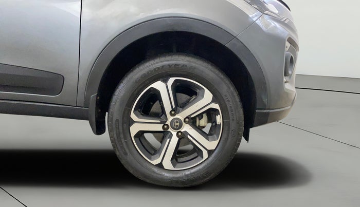 2023 Tata NEXON XZ PLUS LUX SUNROOF DUAL TONE PETROL, Petrol, Manual, 21,216 km, Right Front Wheel
