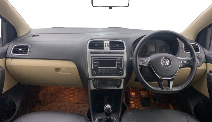 2015 Volkswagen Polo HIGHLINE1.5L, Diesel, Manual, 81,615 km, Dashboard