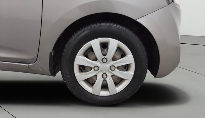 2013 Hyundai Eon SPORTZ, Petrol, Manual, 89,695 km, Right Front Wheel