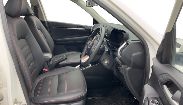 2021 KIA SONET HTK 1.2, Petrol, Manual, 29,343 km, Right Side Front Door Cabin