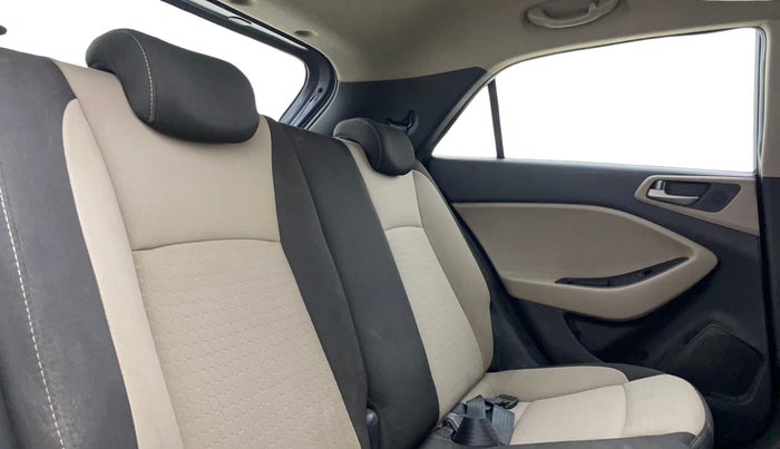 2016 Hyundai Elite i20 ASTA 1.2, Petrol, Manual, 1,01,012 km, Right Side Rear Door Cabin