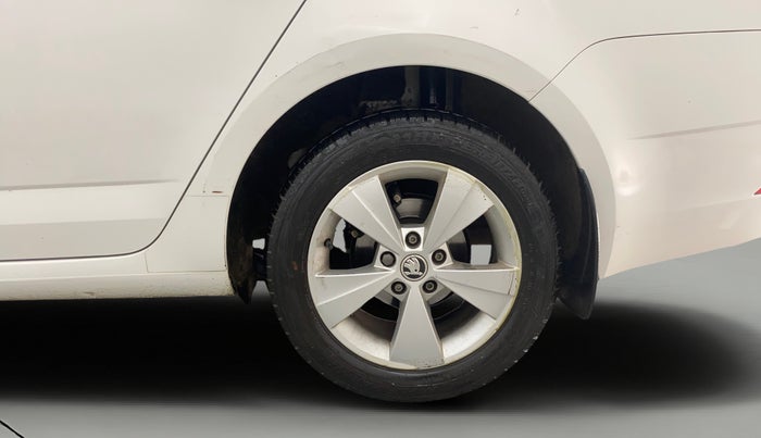 2019 Skoda Octavia AMBITION 1.4 TSI, Petrol, Manual, 94,162 km, Left Rear Wheel