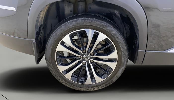 2022 MG HECTOR PLUS SHARP 2.0 DIESEL TURBO MT 6-STR, Diesel, Manual, 1,16,460 km, Right Rear Wheel