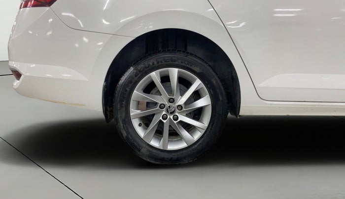 2022 Skoda SLAVIA AMBITION 1.0L TSI MT, Petrol, Manual, 34,754 km, Right Rear Wheel