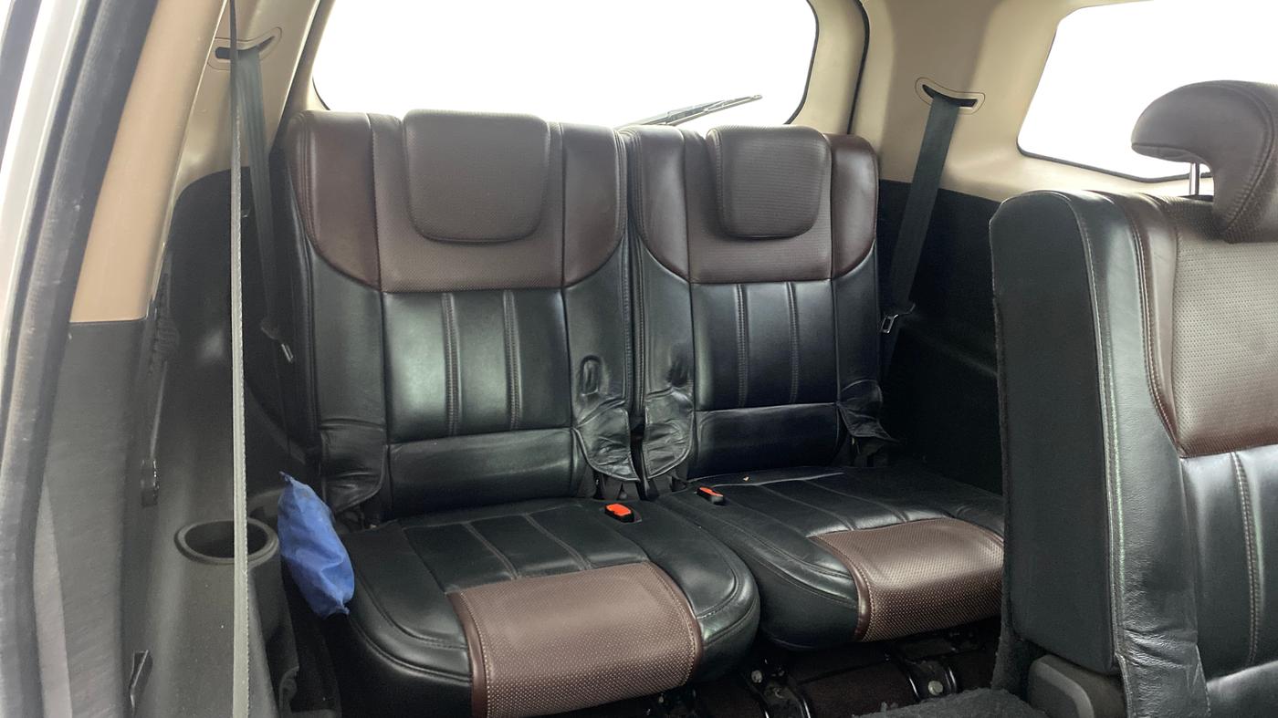 2014 Mahindra XUV500 W8, Diesel, Manual, 1,41,065 km, Third Seat Row ( optional )