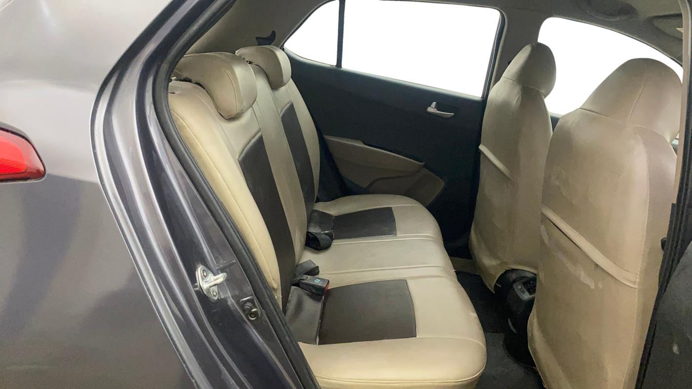 2016 Hyundai Grand i10 ASTA AT 1.2 KAPPA VTVT, Petrol, Automatic, 96,266 km, Right Side Rear Door Cabin