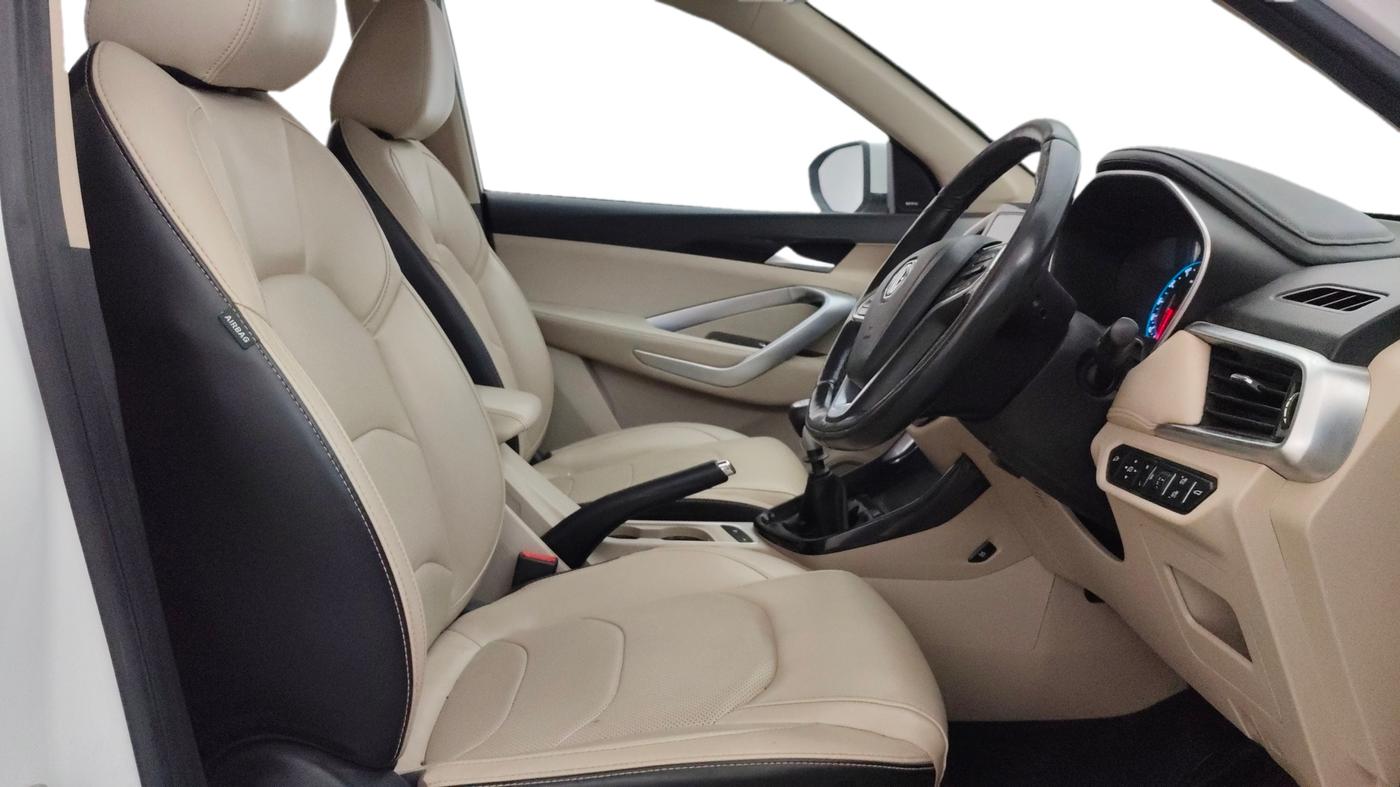 2021 MG HECTOR SHARP 2.0 DIESEL, Diesel, Manual, 1,26,892 km, Right Side Front Door Cabin