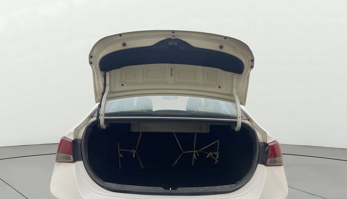 2018 Hyundai Verna 1.6 CRDI SX + AT, Diesel, Automatic, 1,01,963 km, Boot Door Open