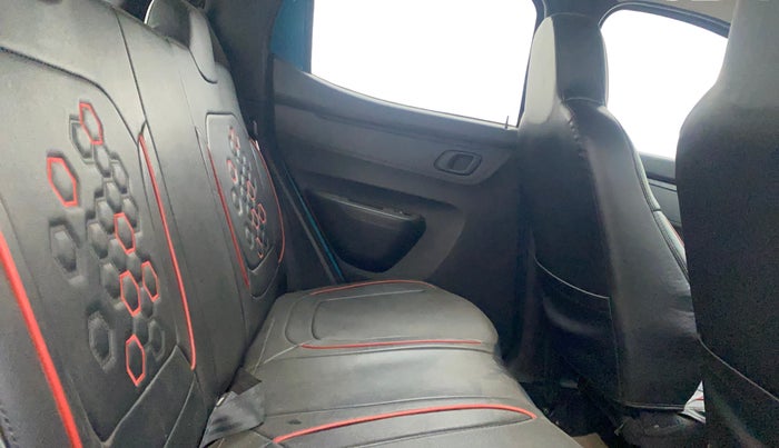 2022 Renault Kwid RXT 1.0, Petrol, Manual, 49,562 km, Right Side Rear Door Cabin