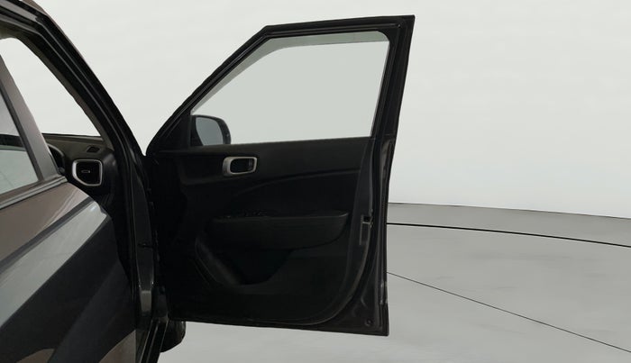 2020 Hyundai VENUE S 1.2, Petrol, Manual, 19,029 km, RHS Front Door